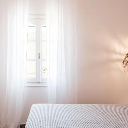 Apartment Laidback Luxe 3br Steps To